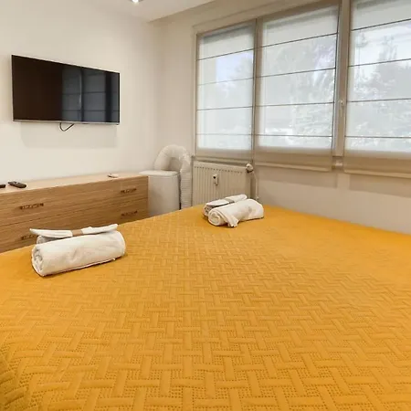 Luxurious 3-bedroom In Heart Of *
