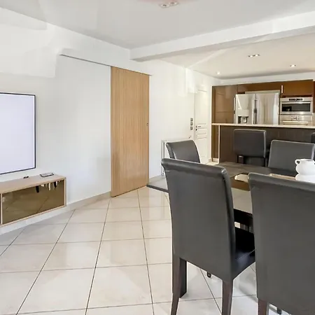 Luxurious 3-bedroom In Heart Of كان