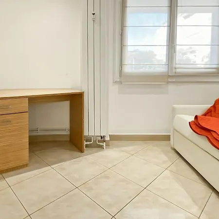 Luxurious 3-bedroom In Heart Of شقة *
