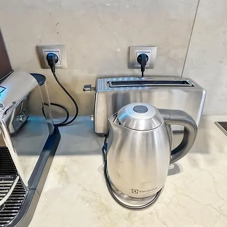 شقة Luxurious 3-bedroom In Heart Of كان