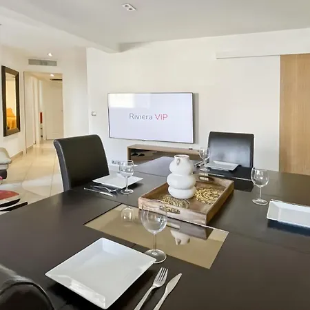 Luxurious 3-bedroom In Heart Of